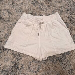 Lululemon Dance Studio High-Rise Short 3.5"